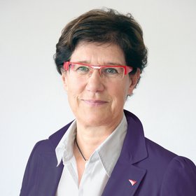 Portrait Gunhild Böth, Fraktionsvorsitzende DIE LINKE im Rat der Stadt Wuppertal