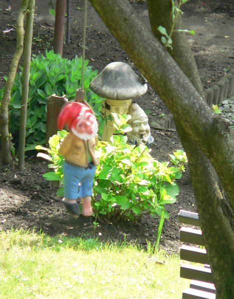 Erhängter Gartenzwerg in Vohwinkel