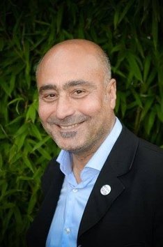 Portrait Cemal Agir, Fraktionsvorsitzender DIE LINKE in der BV Elberfeld